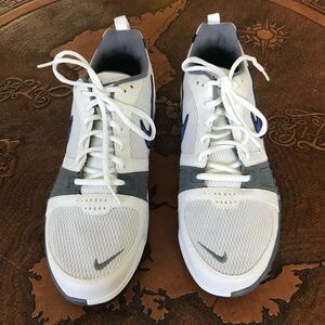 NWOT-Nike Air Training White & Gray Athletic shoes #344108-141. Men’s Size 10.5